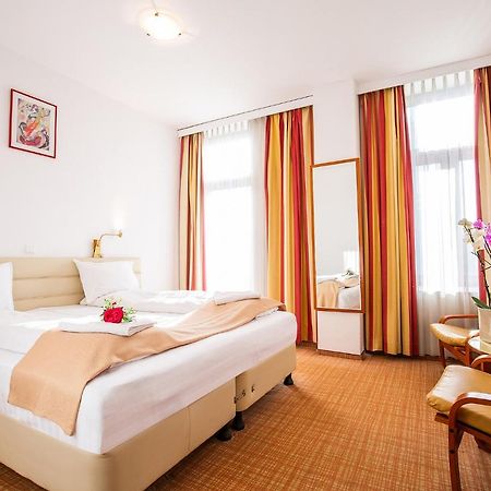 Hotel Dana 2 Satu Mare Eksteriør bilde