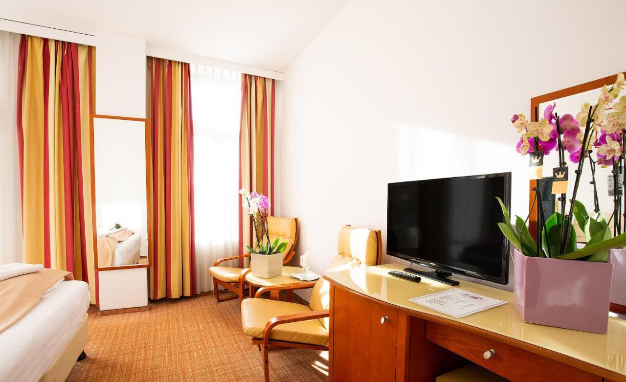 Hotel Dana 2 Satu Mare Eksteriør bilde